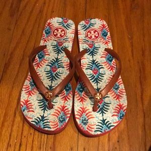 Wine color flip flops